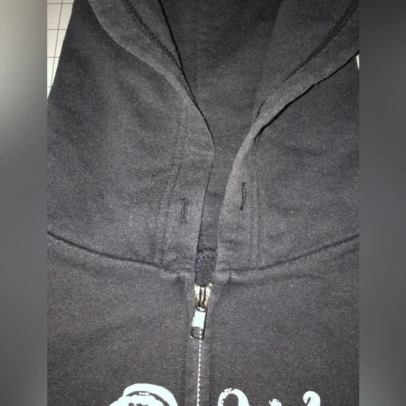 RARE. Bleeding Through (band). Size youth large . Black. Zipup jacket.